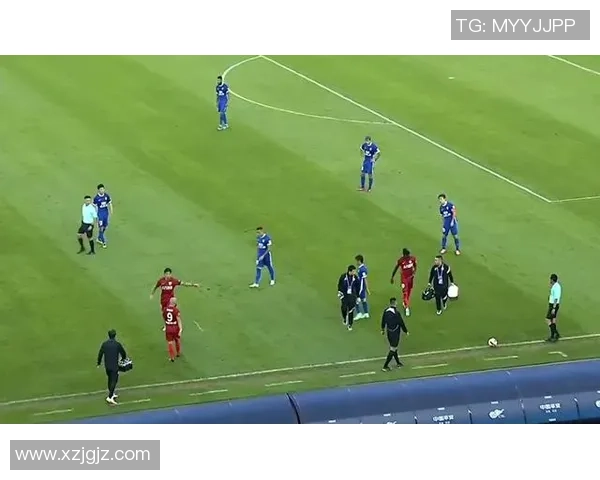 武汉足球队以54分领跑杯赛积分榜展现强劲实力和不俗表现